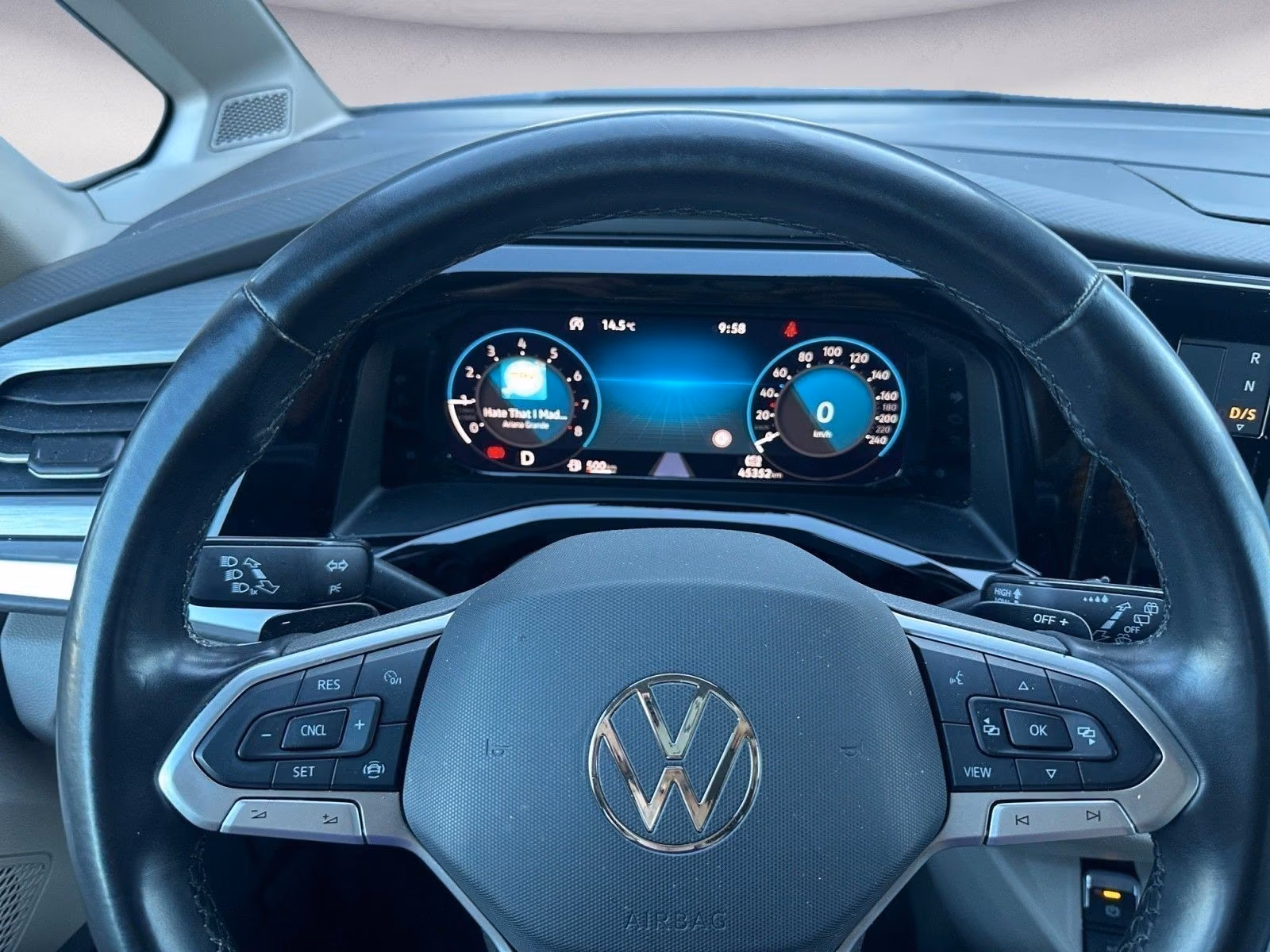 Volkswagen T7 Multivan 2.0 TSI DSG 7-Sitzer GRA Navi Kamera