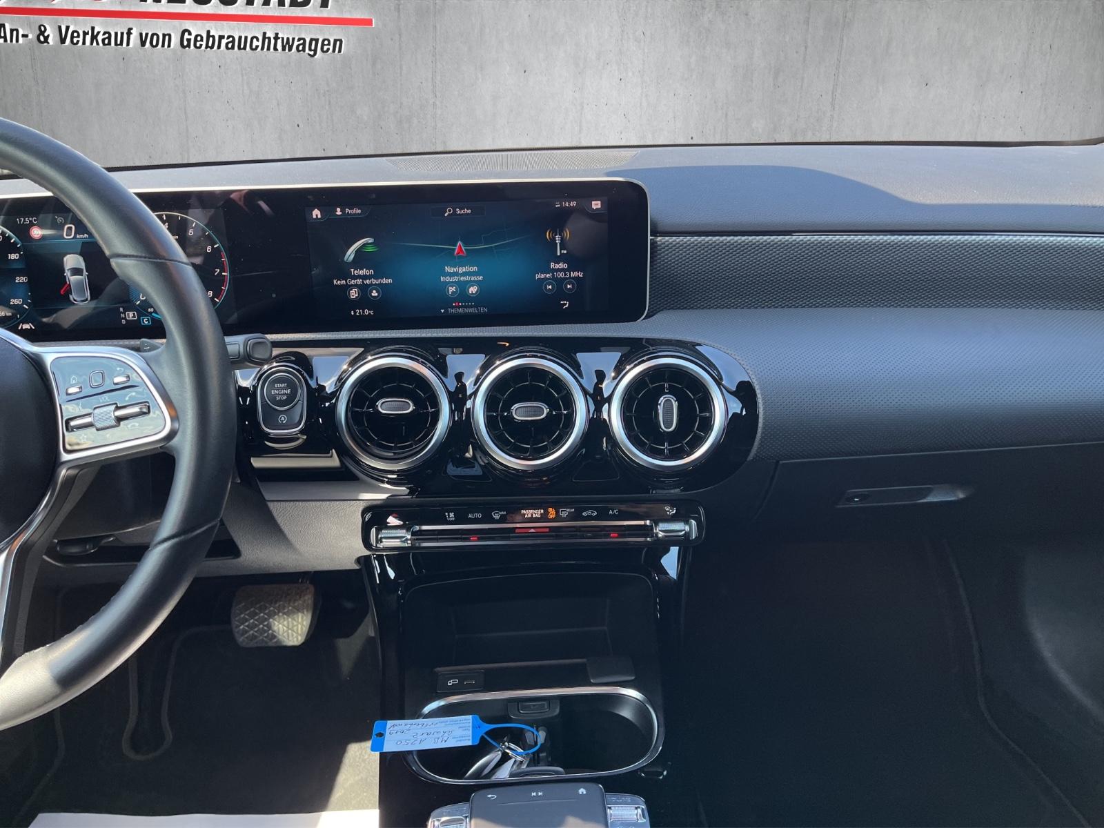 Mercedes-Benz A 250  Business PDC/LANE/APP/NAVI/KLIMAA