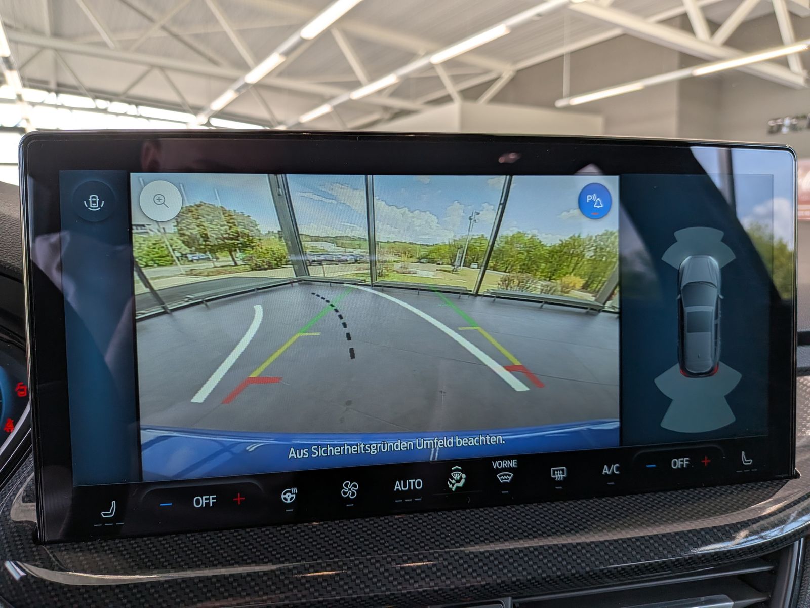 Fahrzeugabbildung Ford Focus ST-Line X Styling Matrix B&amp;O Pano 18"
