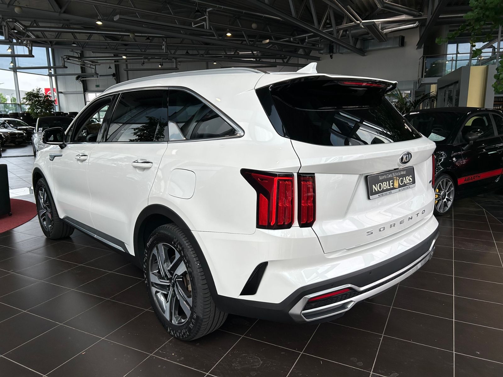 Fahrzeugabbildung Kia Sorento Hybrid HEV Spirit 2WD LEDER LED NAV 19"