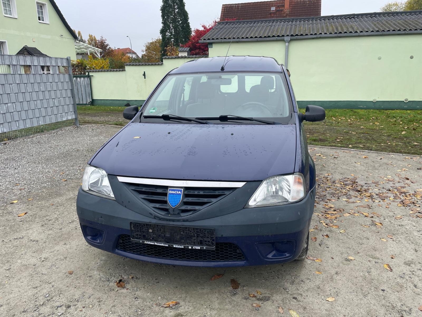 Dacia Logan 2007 — вигляд ззаду