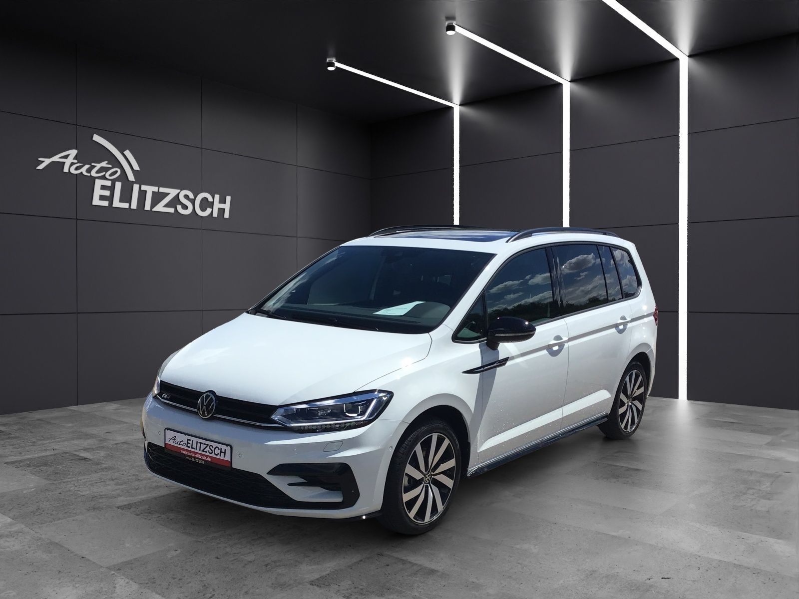 Fahrzeugabbildung Volkswagen Touran TSI R-Line Highline DSG LED ACC 18" AHK S