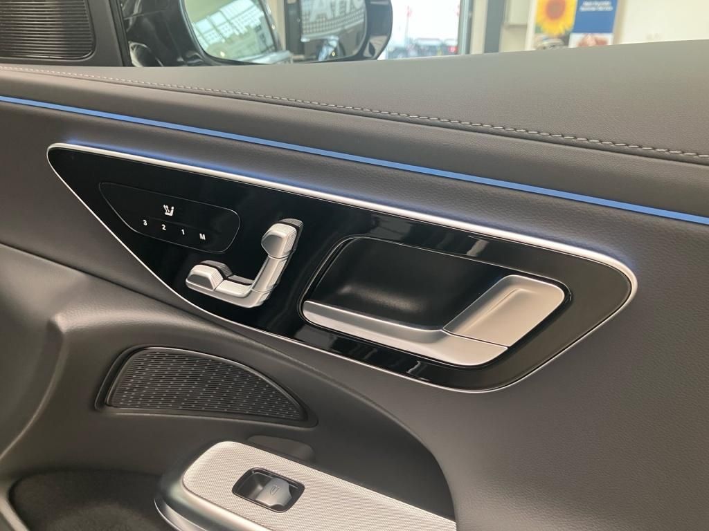 Fahrzeugabbildung Mercedes-Benz E 300 e Limousine +EDITION-AMG+AHK+20''Zoll+PANO