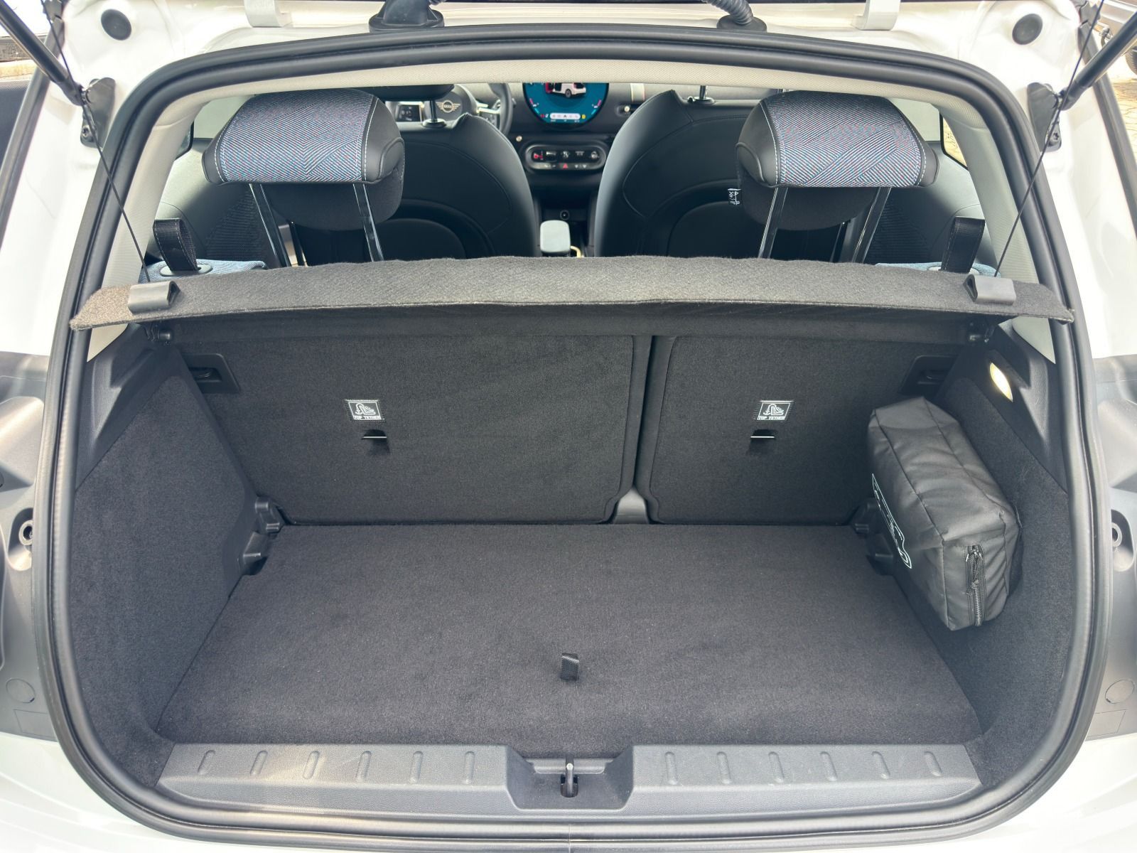 Fahrzeugabbildung MINI Cooper E*RFK*Head-Up*Wärmepumpe