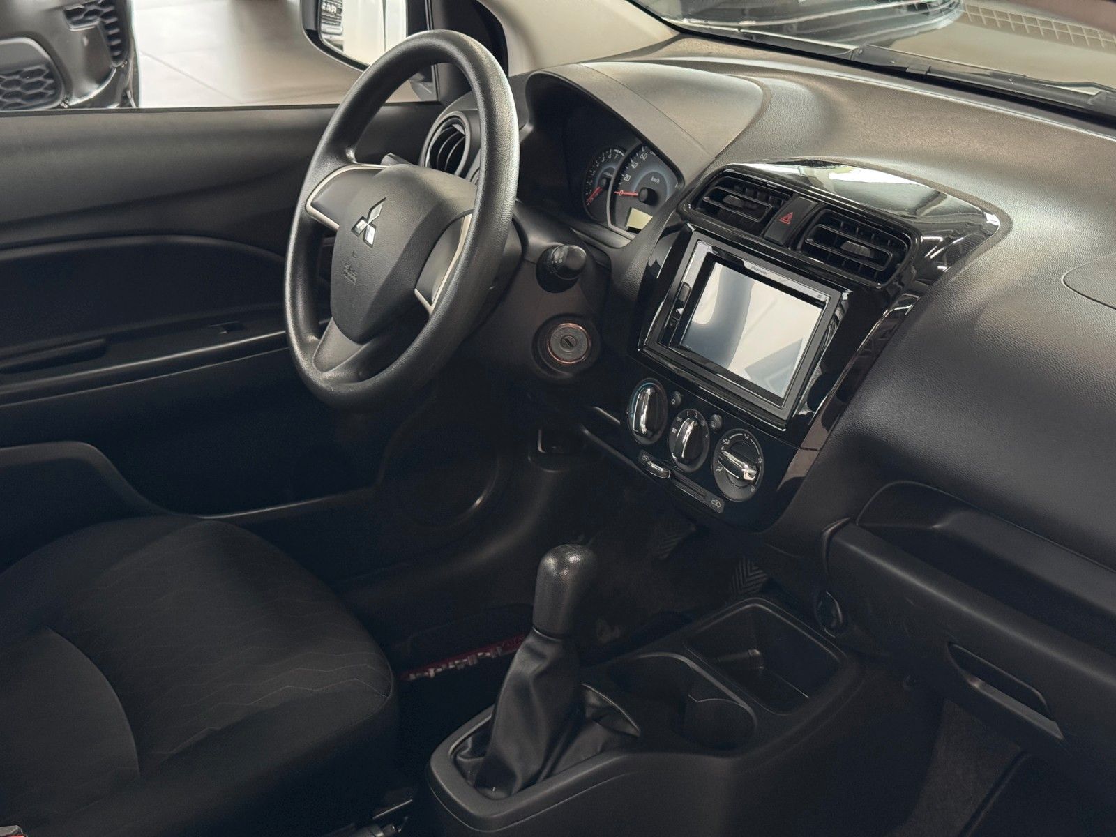 Fahrzeugabbildung Mitsubishi Space Star 1.2 Select "Ganzjahresreifen ZV DAB"