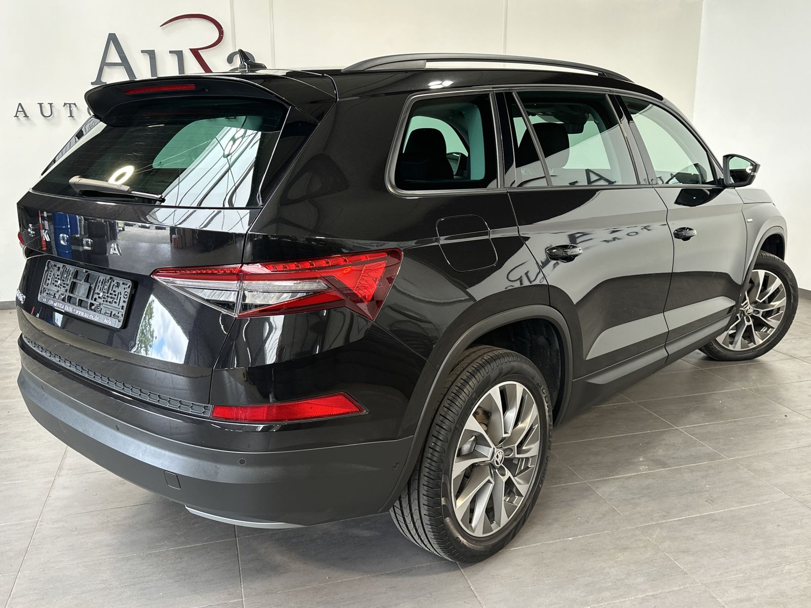 Fahrzeugabbildung SKODA Kodiaq 2.0 TDI DSG Clever NAV+LED+ACC+AHK+SHZ+PP
