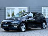 Volkswagen Polo VI Highline /ACC/NAVI/ - VW Polo Gebrauchtwagen in München