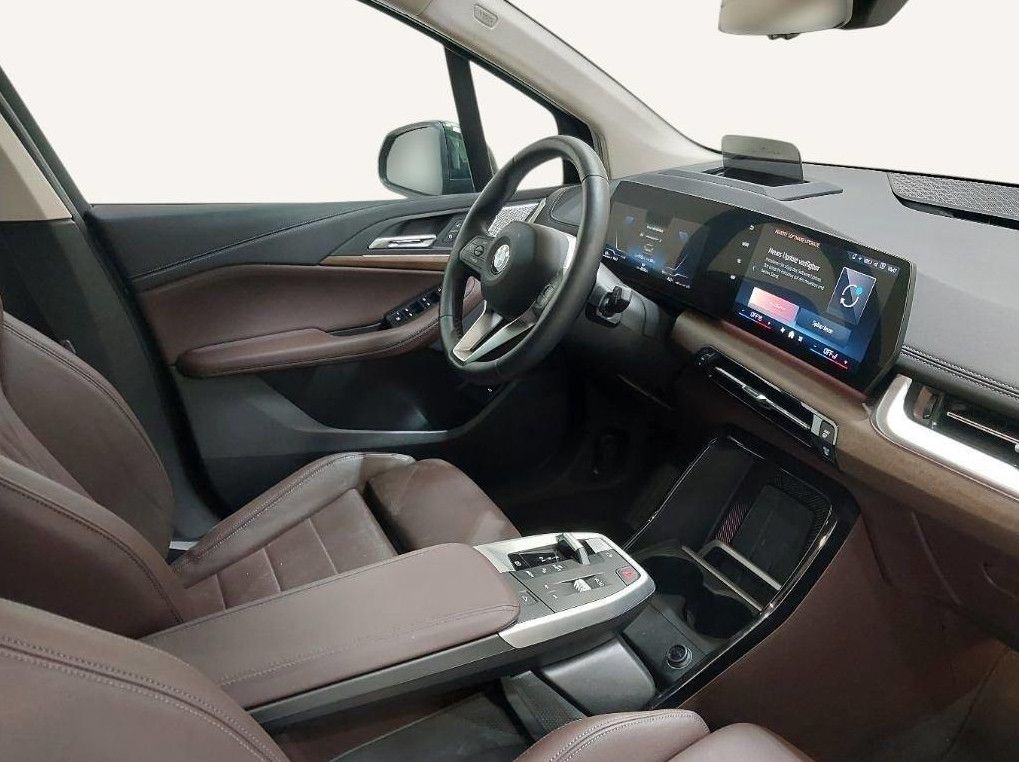 Fahrzeugabbildung BMW 218 Active Tourer HuD AHK 360° Harman Kardon