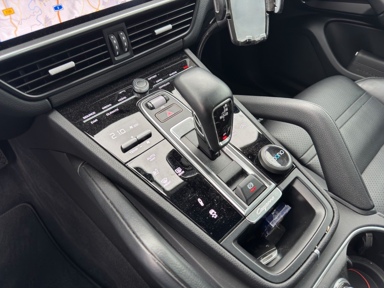 Fahrzeugabbildung Porsche CAYENNE COUPE 360° PANO HUD AHK KAM 20" MEMORY