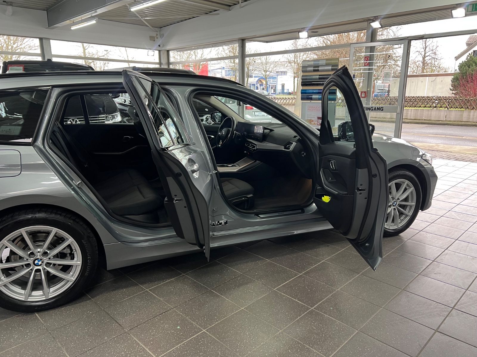 BMW 318 d Touring Curved+Driving Assistant+1 Hand foto 9