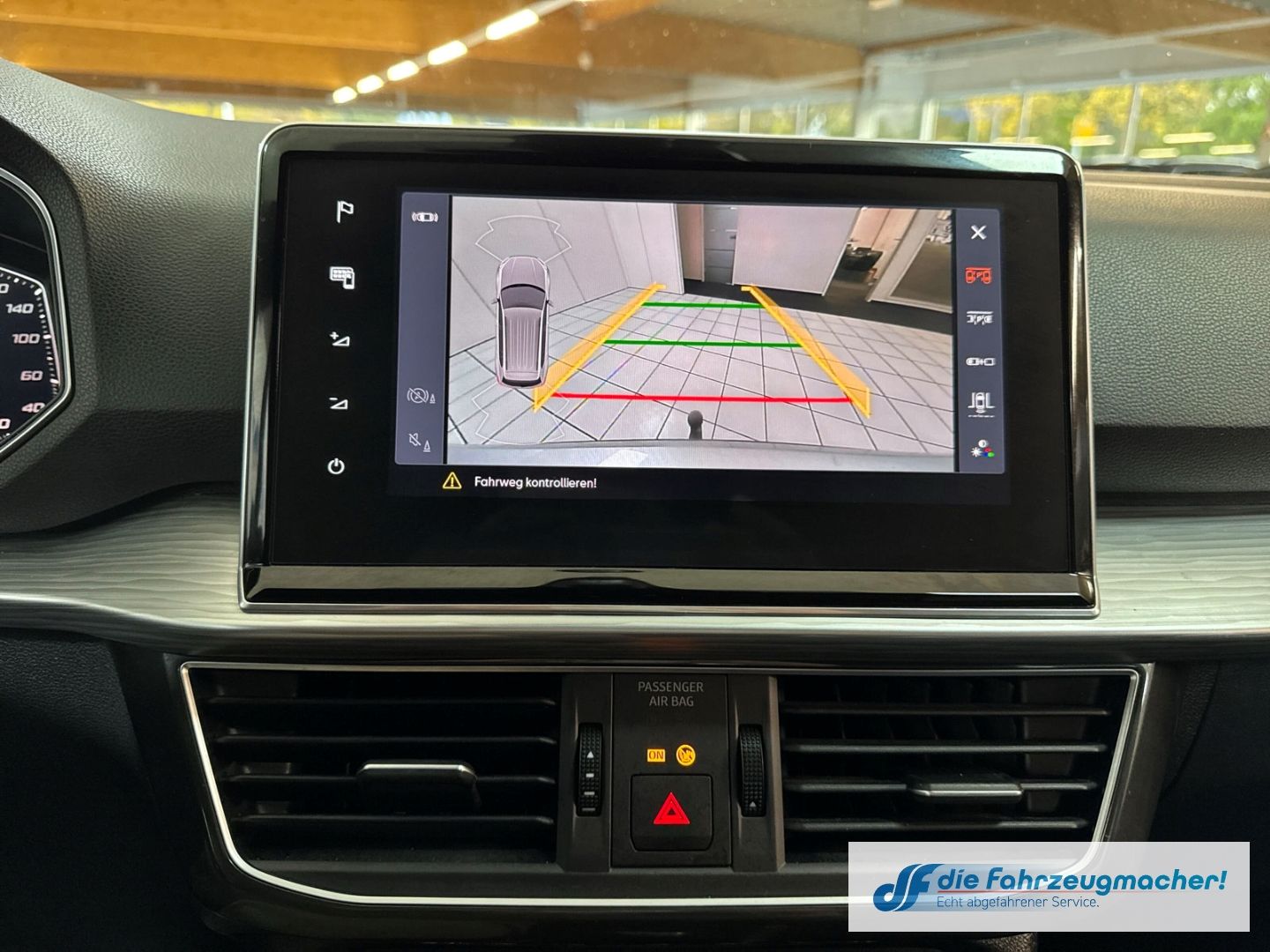 Fahrzeugabbildung SEAT Tarraco Xperience 4Drive AHK-klappbar Navi Leder