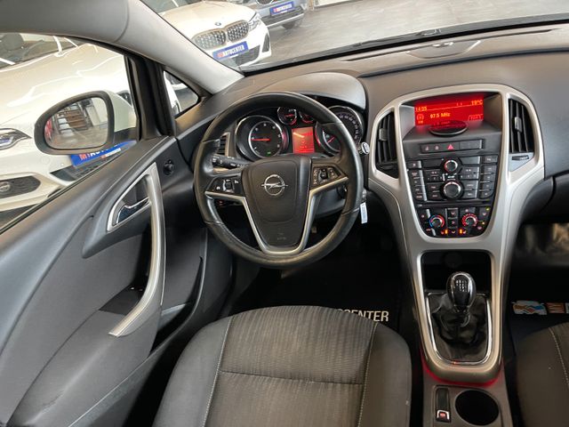 MYAUTOCENTER – Gebraucht- und Jahreswagen mit Werkstattservice in Pfaffenhofen Opel Astra J Sports Tourer Design Edition *PDC*Klima*