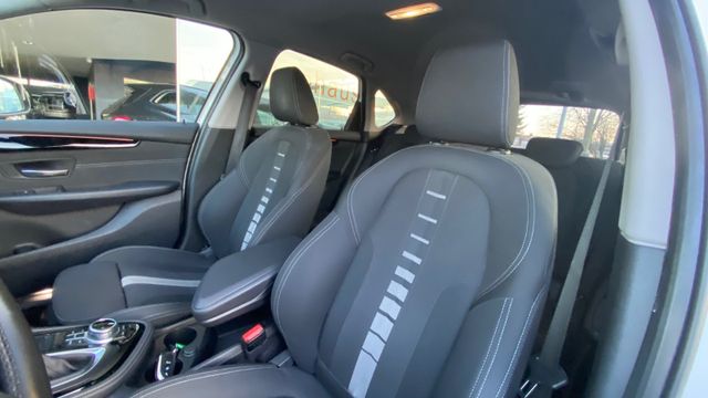 Fahrzeugabbildung BMW 218 2 Active Tourer 218 i Sport Line , NAVI, PDC