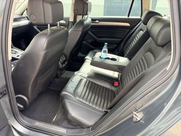 Volkswagen Passat - 8