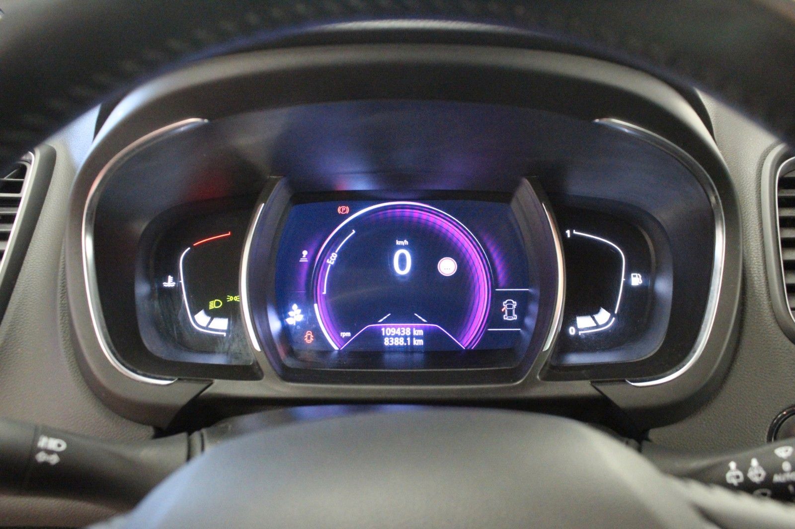 Fahrzeugabbildung Renault Grd Scenic Tce 140 Deluxe*R-Link*Sitzhzg*