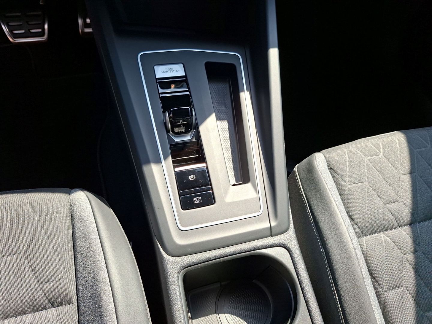 Golf VIII 2.0 TDI DSG Goal *AHK*NAVI*Kamera*ACC*