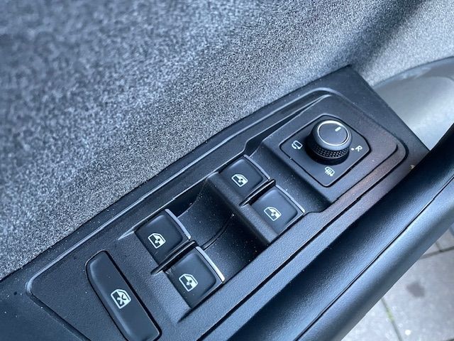 T-Roc Move 2.0 TDI StandHZG AHK-abnehmbar Navi d