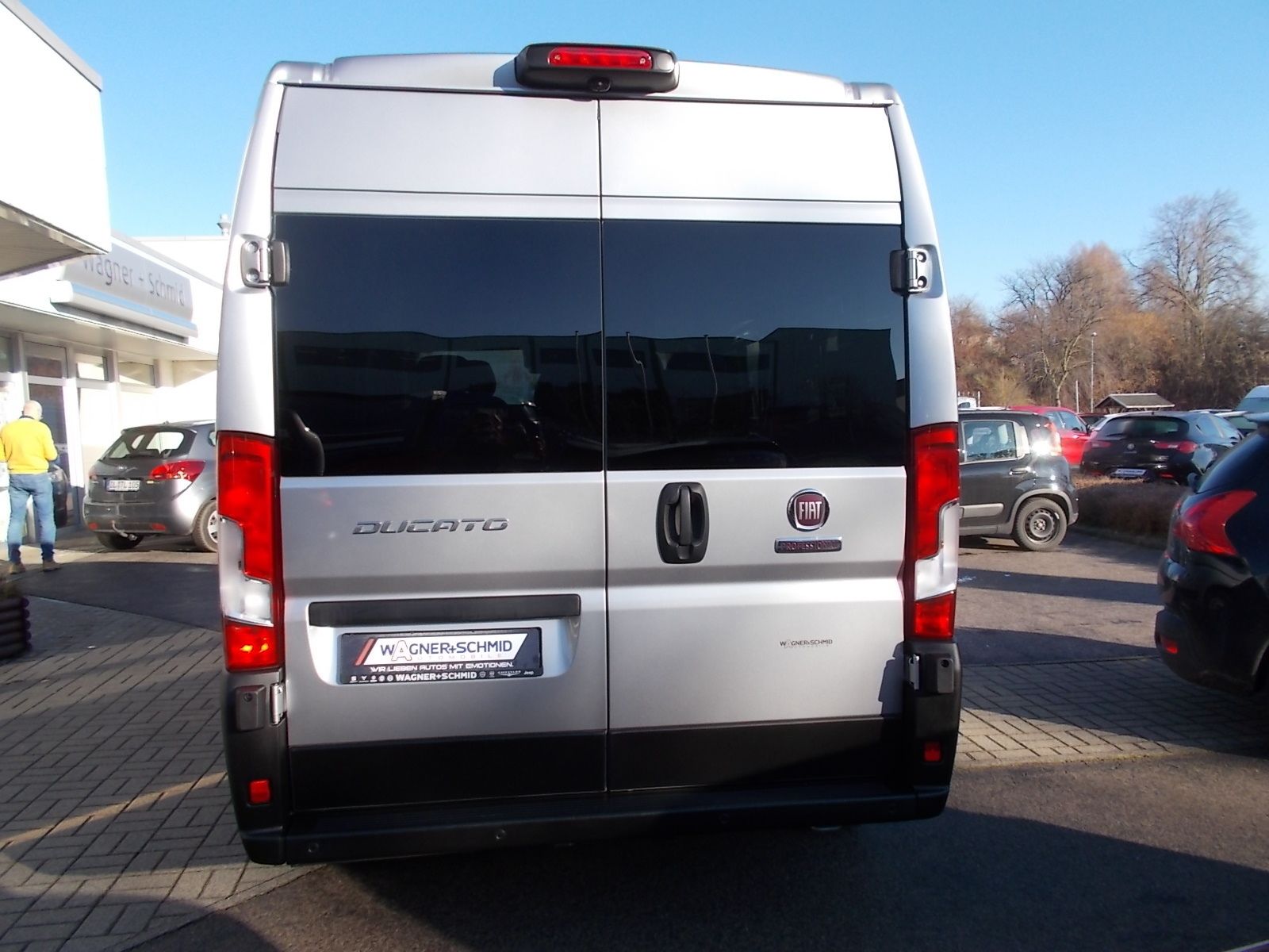 Fahrzeugabbildung Fiat Ducato Kombi 33 L2H2 140 Multijet + 9 Sitzer