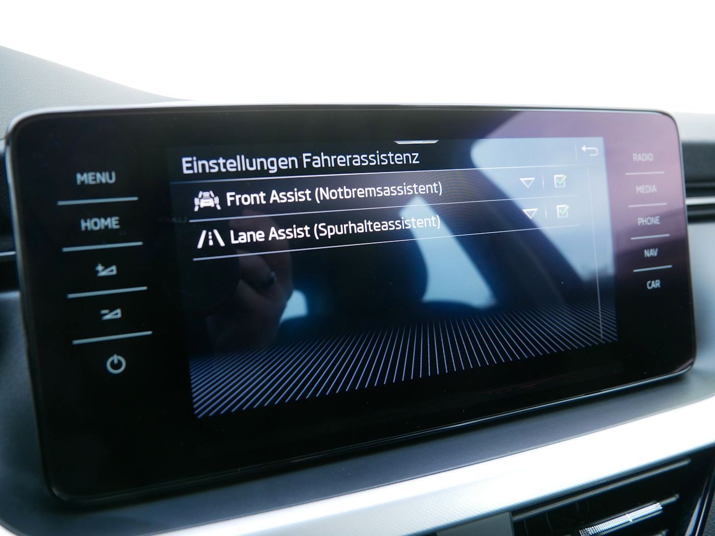 Fahrzeugabbildung SKODA Kamiq 1.0 Ambition DSG LED PDC Klimaautomatik AL