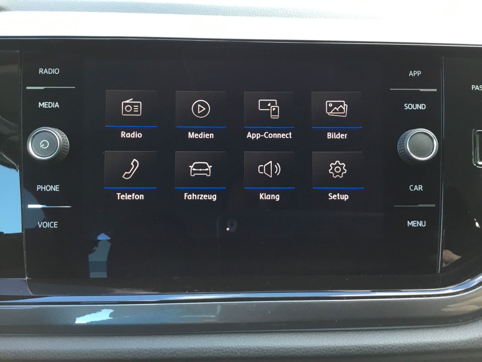 Fahrzeugabbildung Volkswagen Polo 1.0 TSI Highline+App-Connect+Sitzheizung