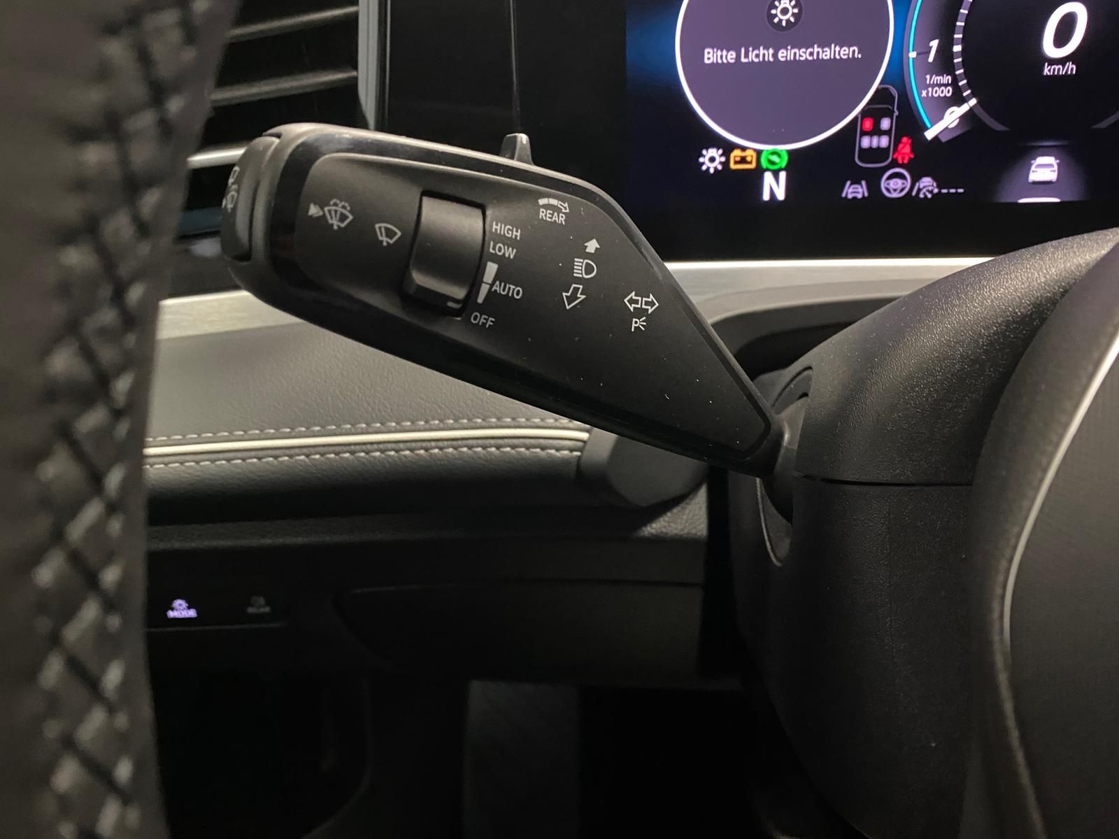 Fahrzeugabbildung Volkswagen Passat Variant 1.5 eTSI Elegance AHK+MATRIX+ACC+
