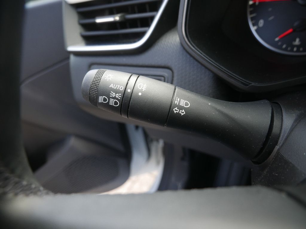 Fahrzeugabbildung Renault Clio Equilibre SCe 65 KLIMA PDC LED SCHEINWERFER
