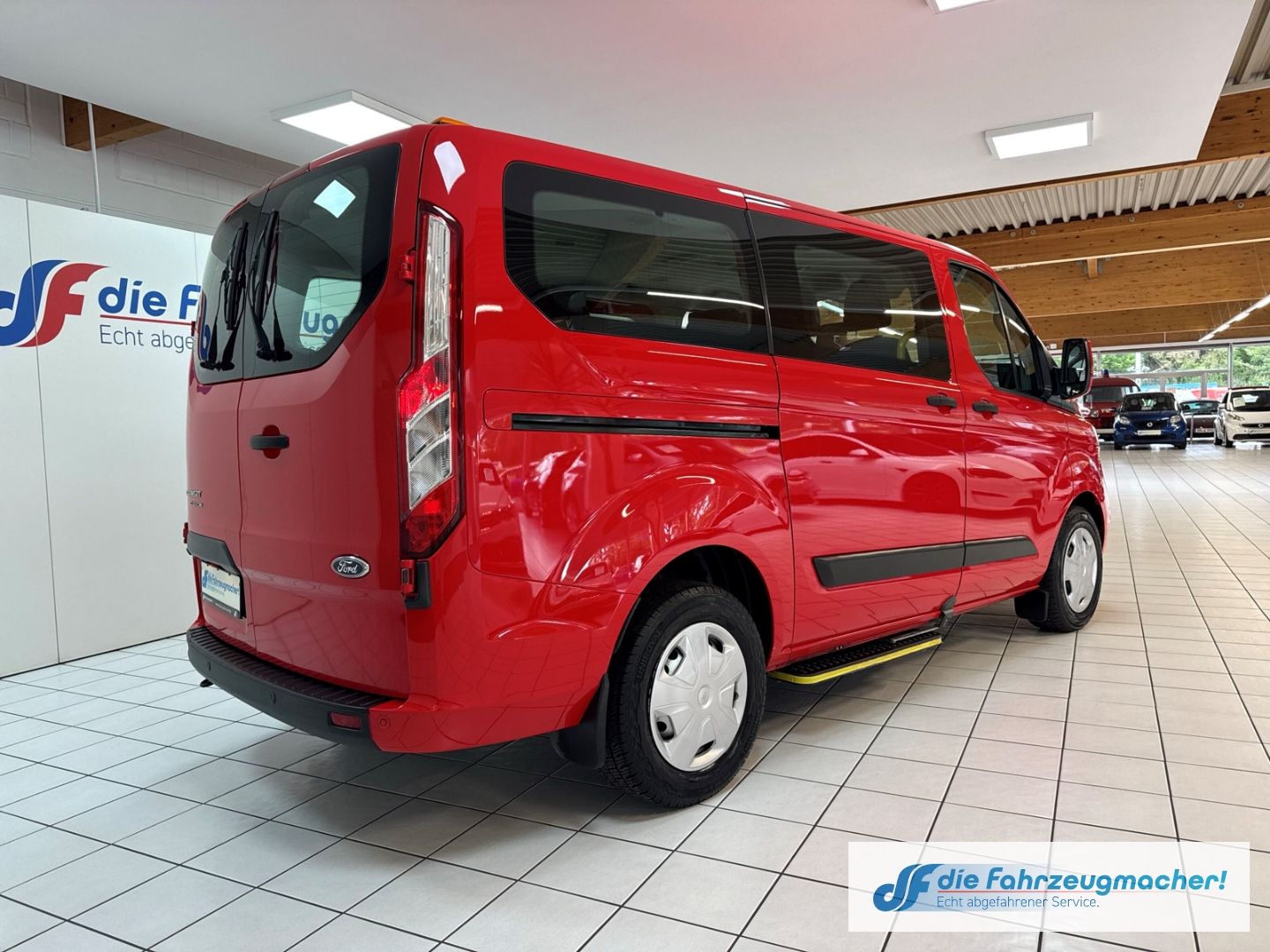 Fahrzeugabbildung Ford Transit Custom Tourneo 320 L1 Trend 2.0 TDCi Dyn