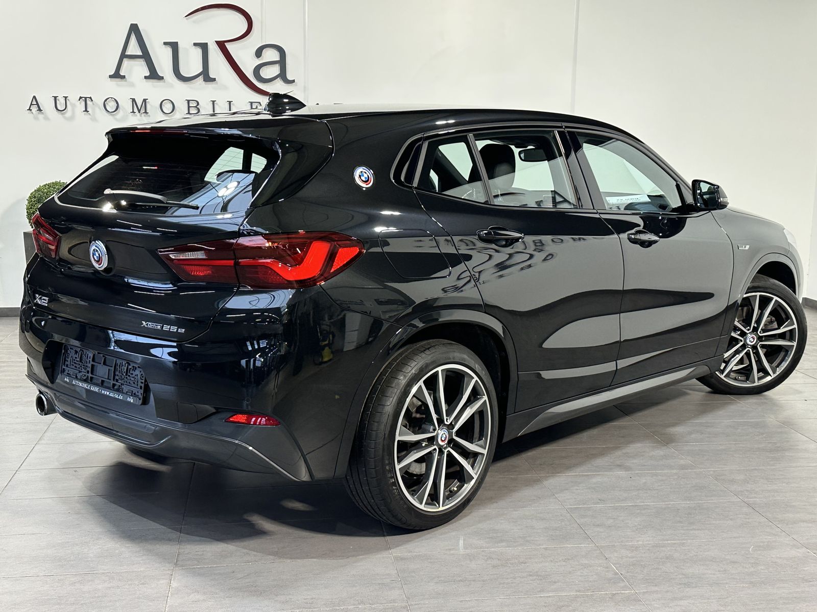 Fahrzeugabbildung BMW X2 xDrive25e M-Sport NAV+LED+KAMERA+HIFI+19ZOLL