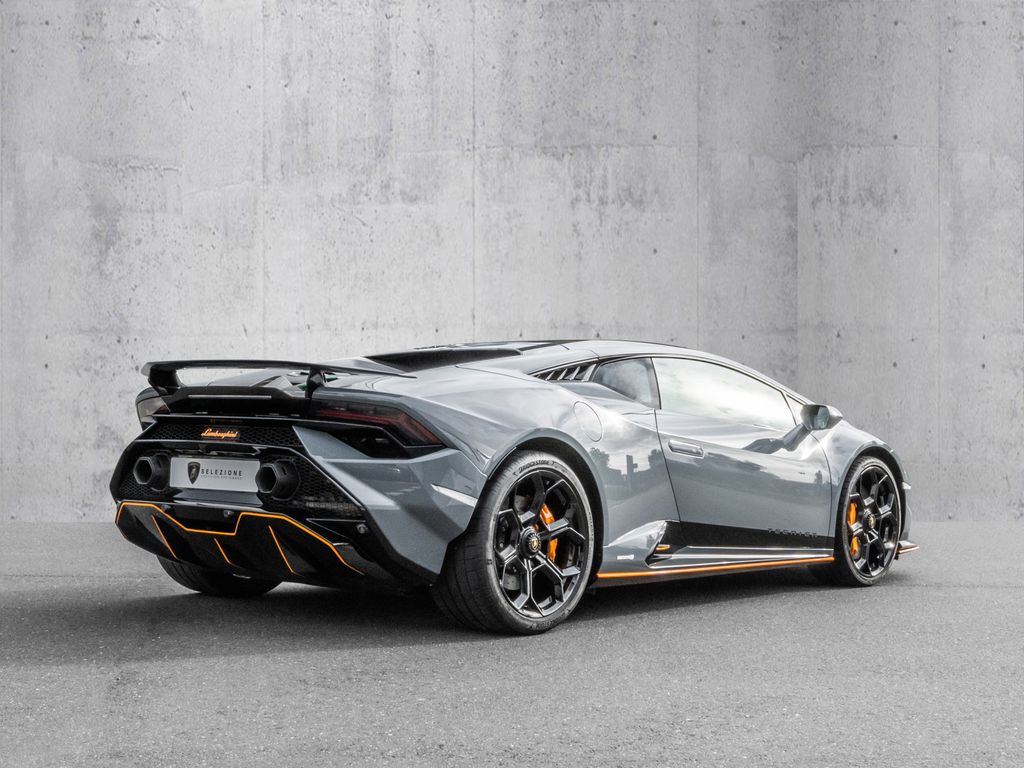 LAMBORGHINI Huracán 2024