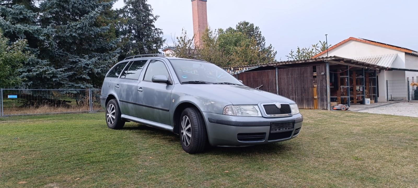 Skoda Octavia 2006 — вигляд ззаду