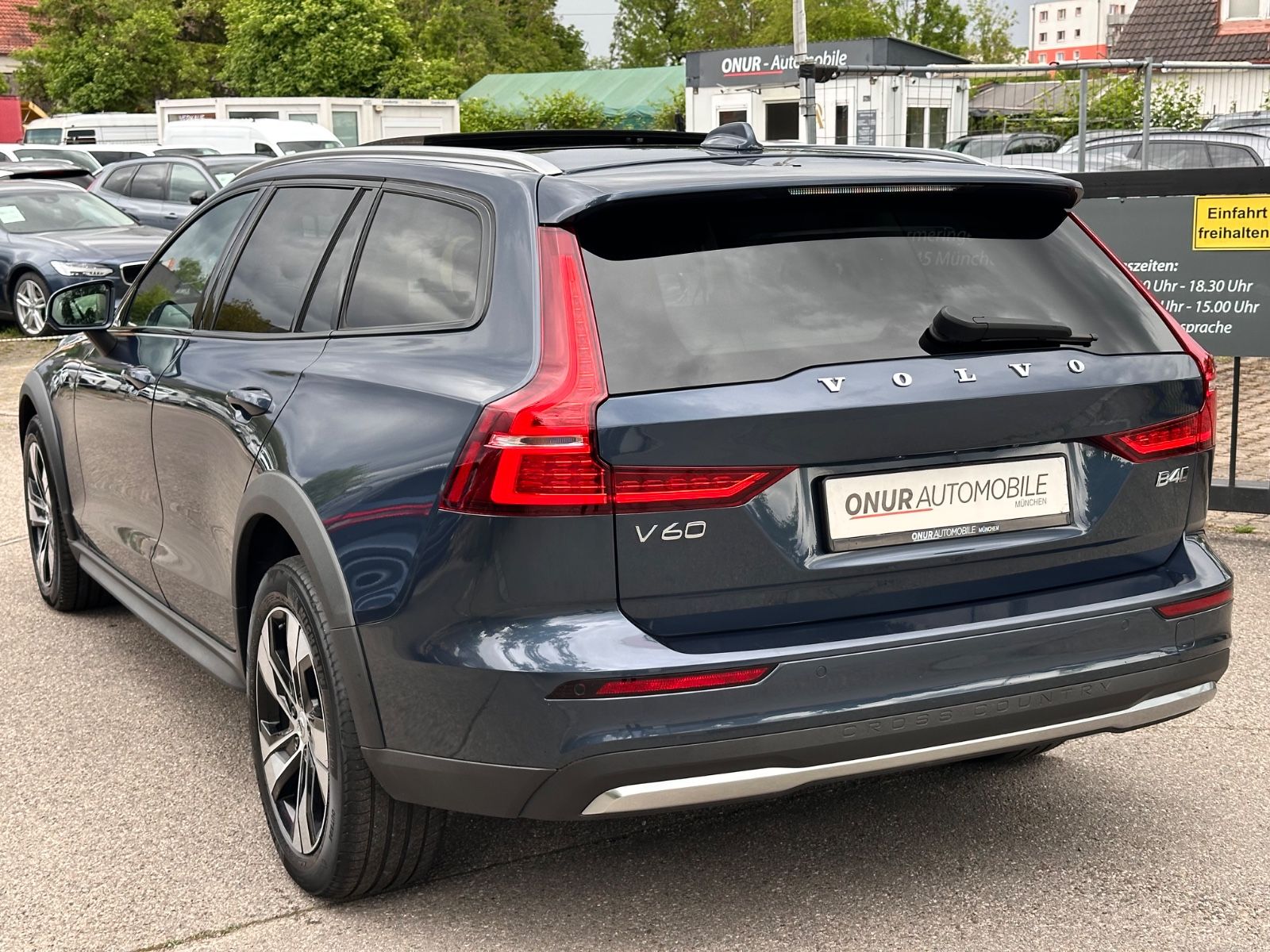 Volvo V60 Cross Country Plus AWD Navi Leder Pano ACC foto 6