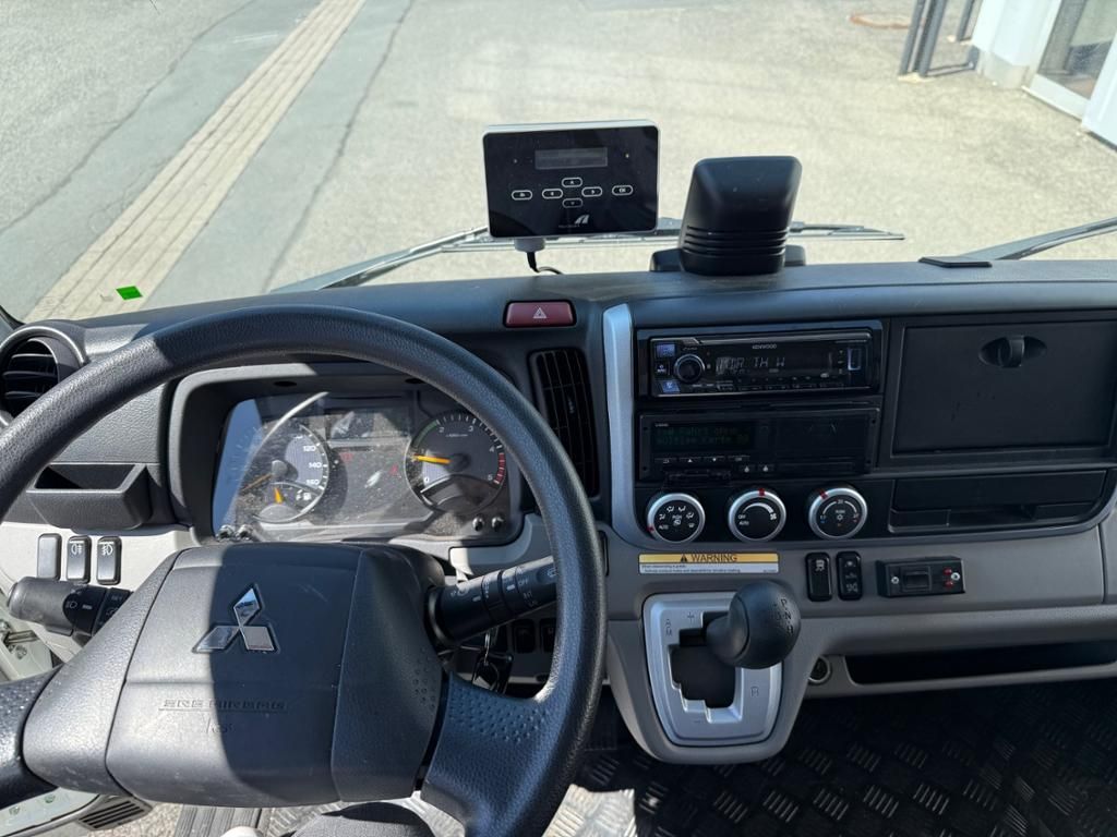 Fahrzeugabbildung FUSO CANTER 7C18 AMT 4x2 Pritsche Plane Ladebordw.