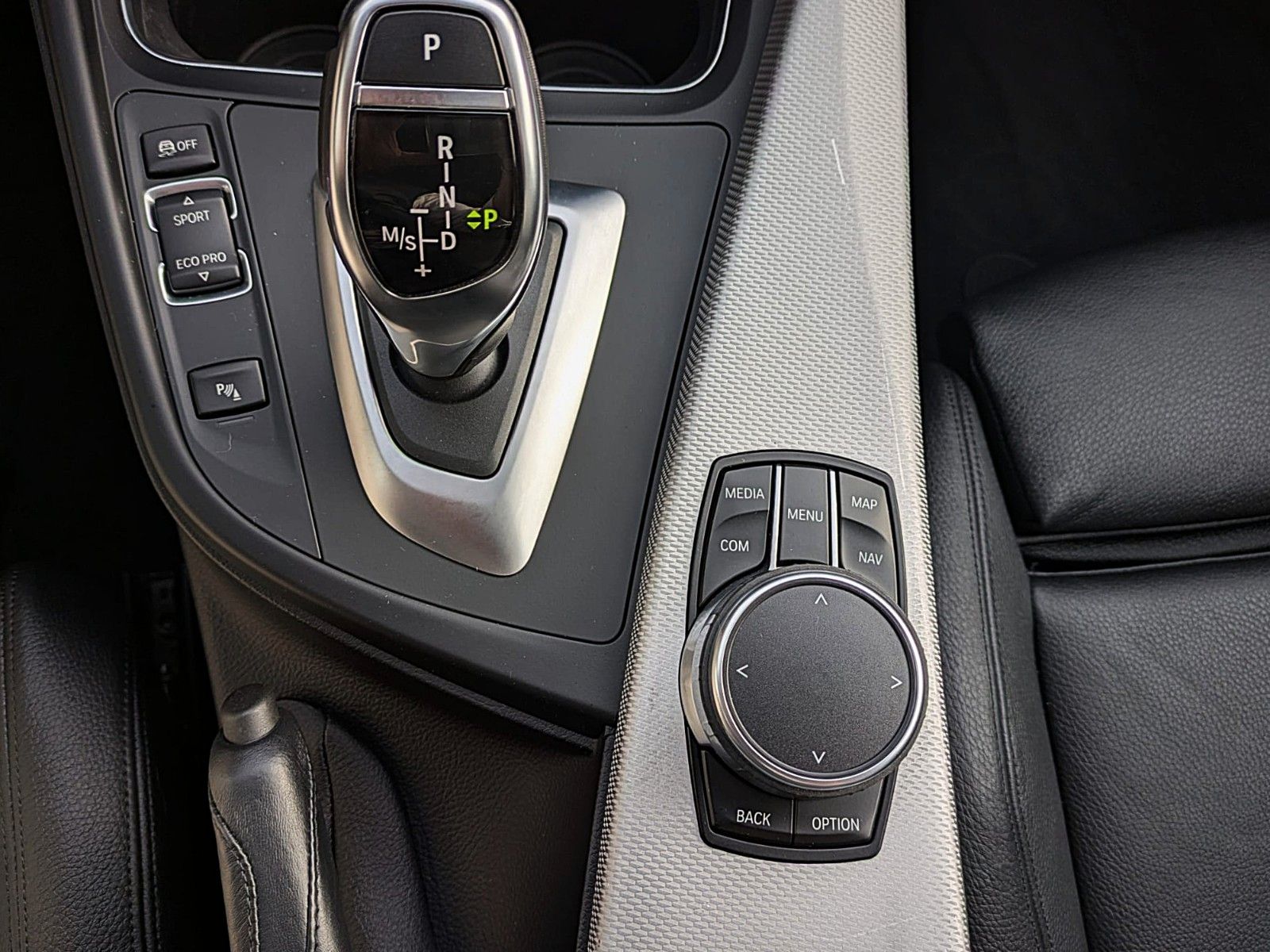 Fahrzeugabbildung BMW 420d Gran Coupe M SPORT SAG LEDER NAVI HUD LED