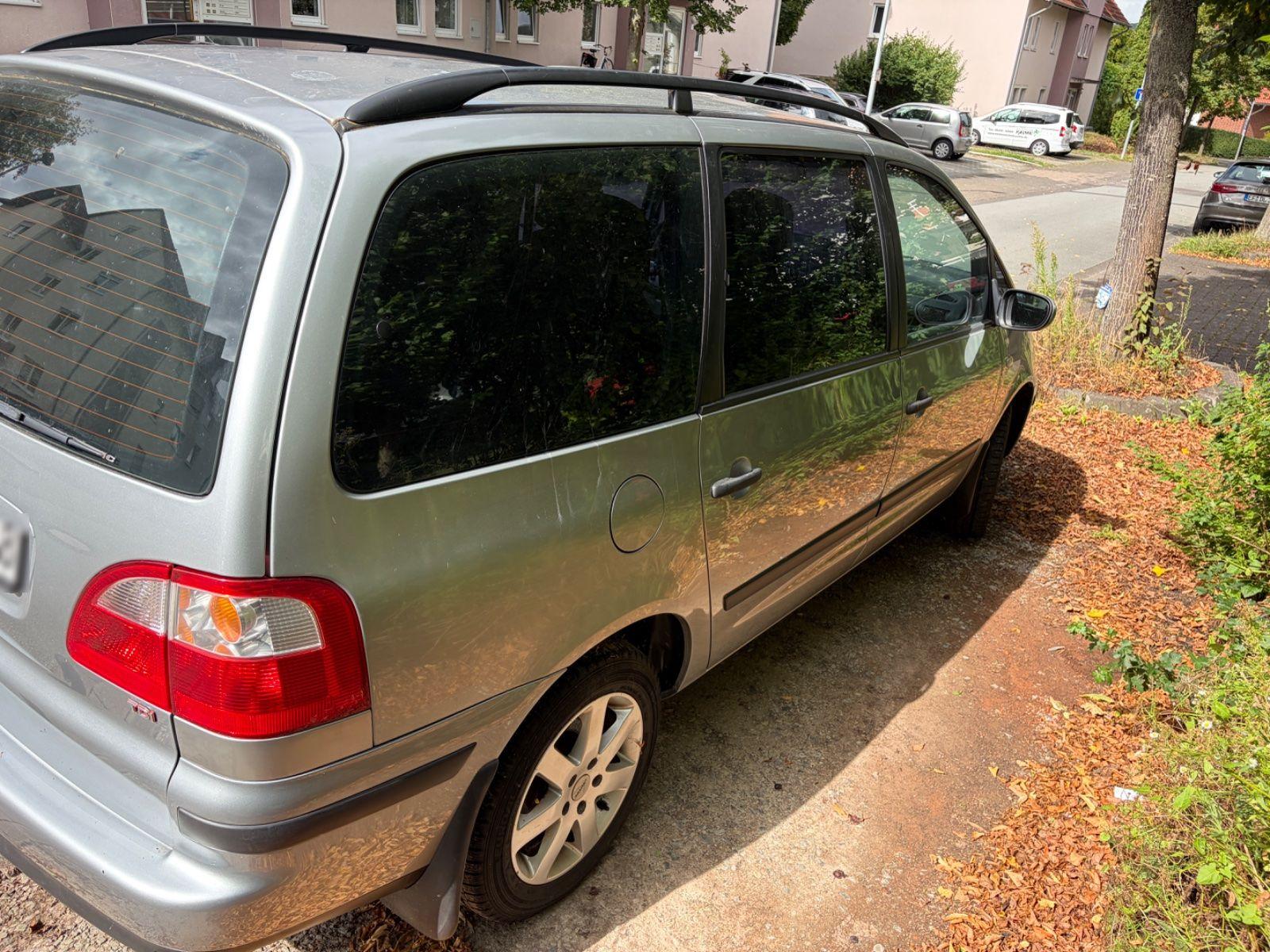 Ford Galaxy 2005 — interior