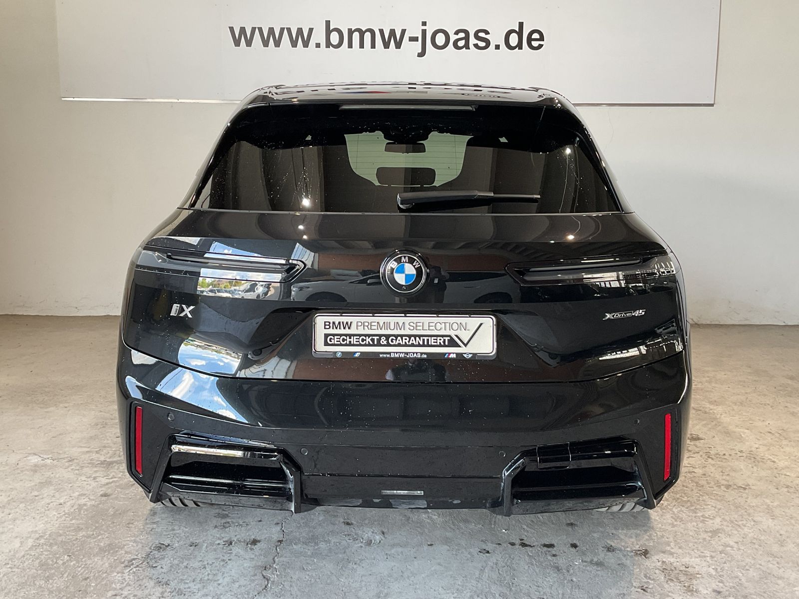 Fahrzeugeinzelansicht 18 Fahrzeugabbildung BMW iX xDrive45 |Luftfederung |M Sportpaket Pro |Bow