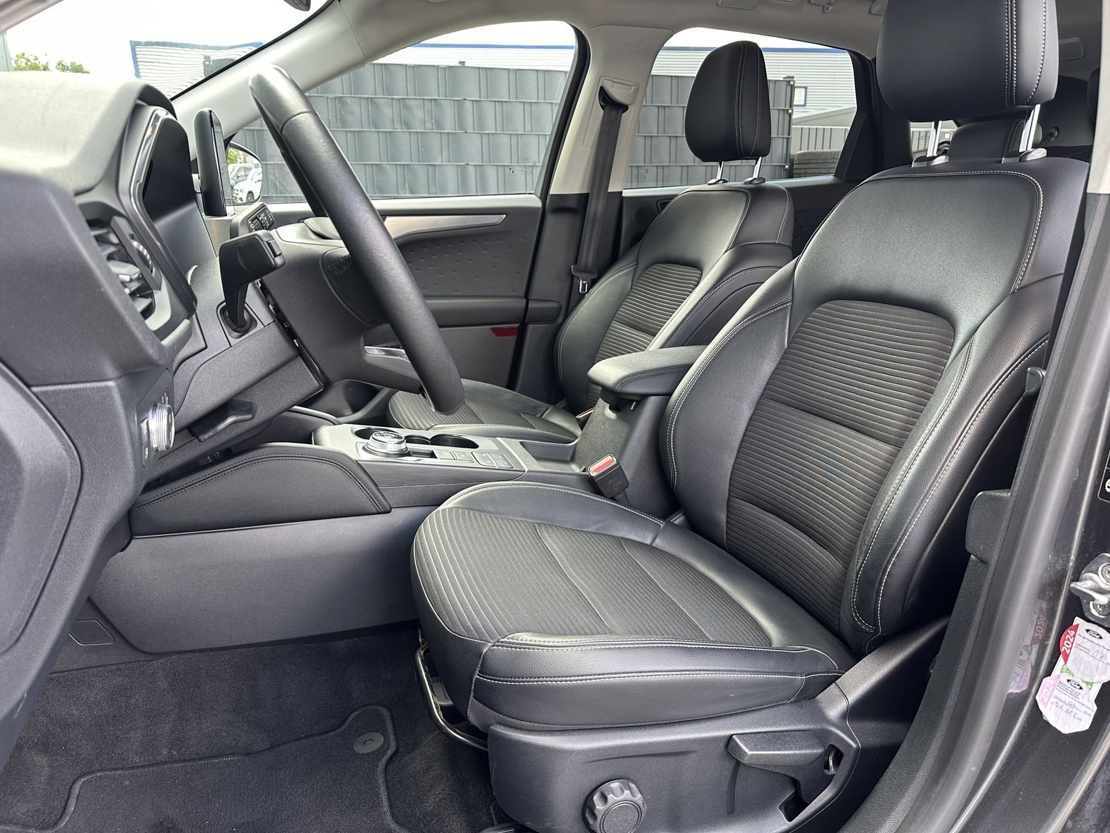 Fahrzeugabbildung Ford Kuga 2.5 Duratec PHEV Titanium X NAV+LED+AHK+B&O