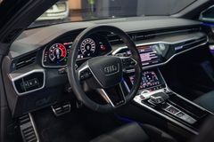 AUDI RS6 Avant*HU*PANO*MATRIX*AHK*SH*KERAMIK*360*B&O*