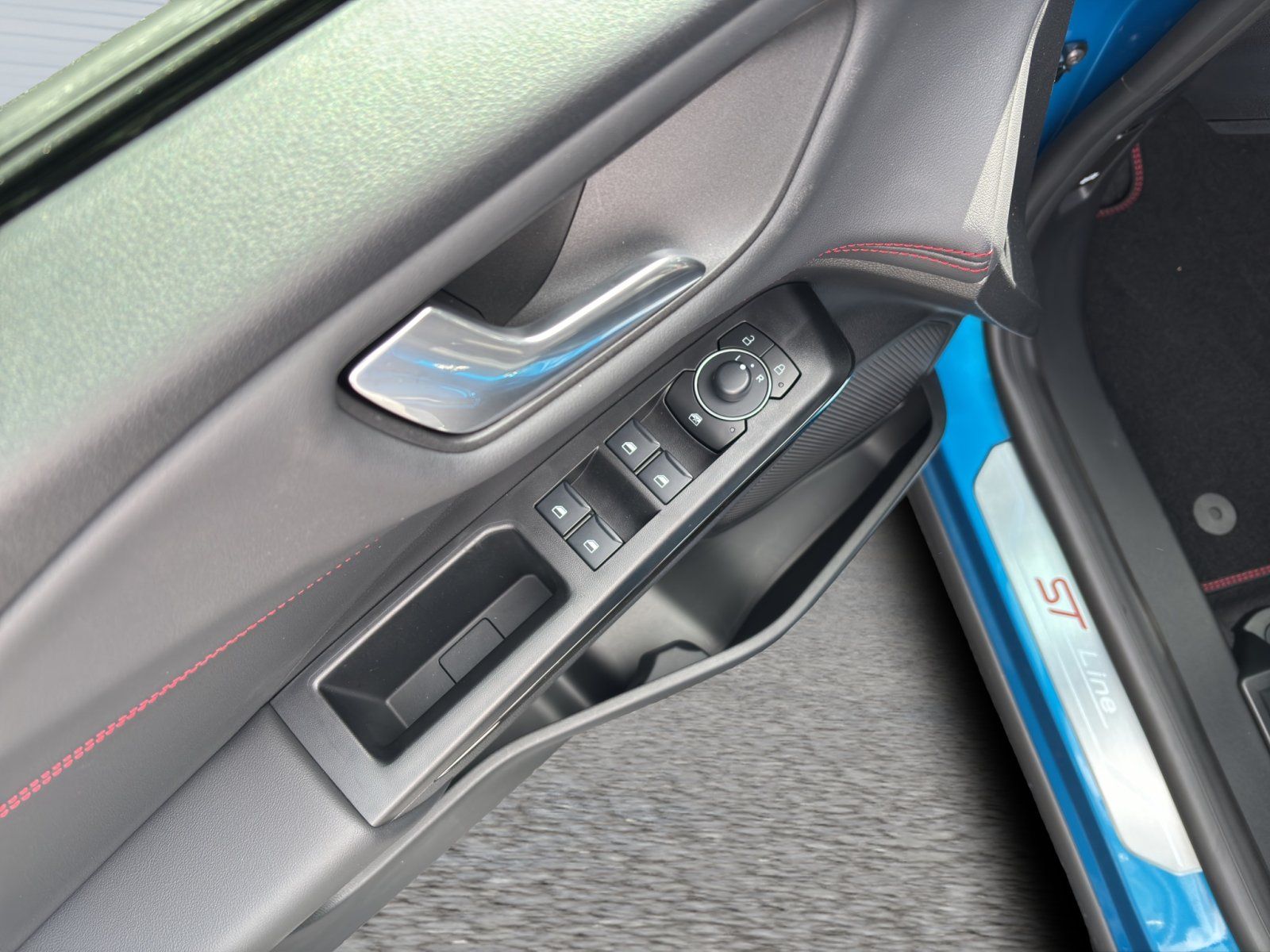 Fahrzeugabbildung Ford Puma 1.0 Ecoboost ST-Line