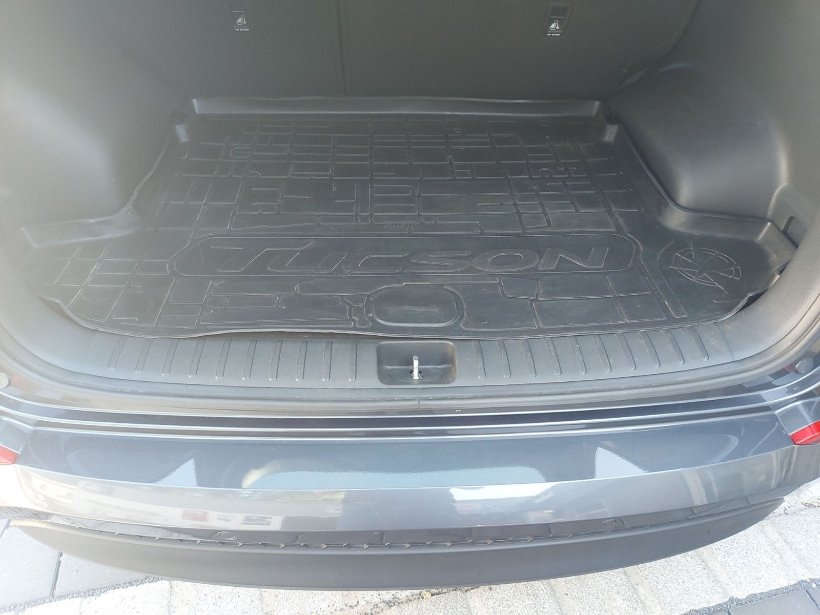 Fahrzeugabbildung Hyundai Tucson 1,6 Trend 132PS 2WD Sitzheizung PDC Klima