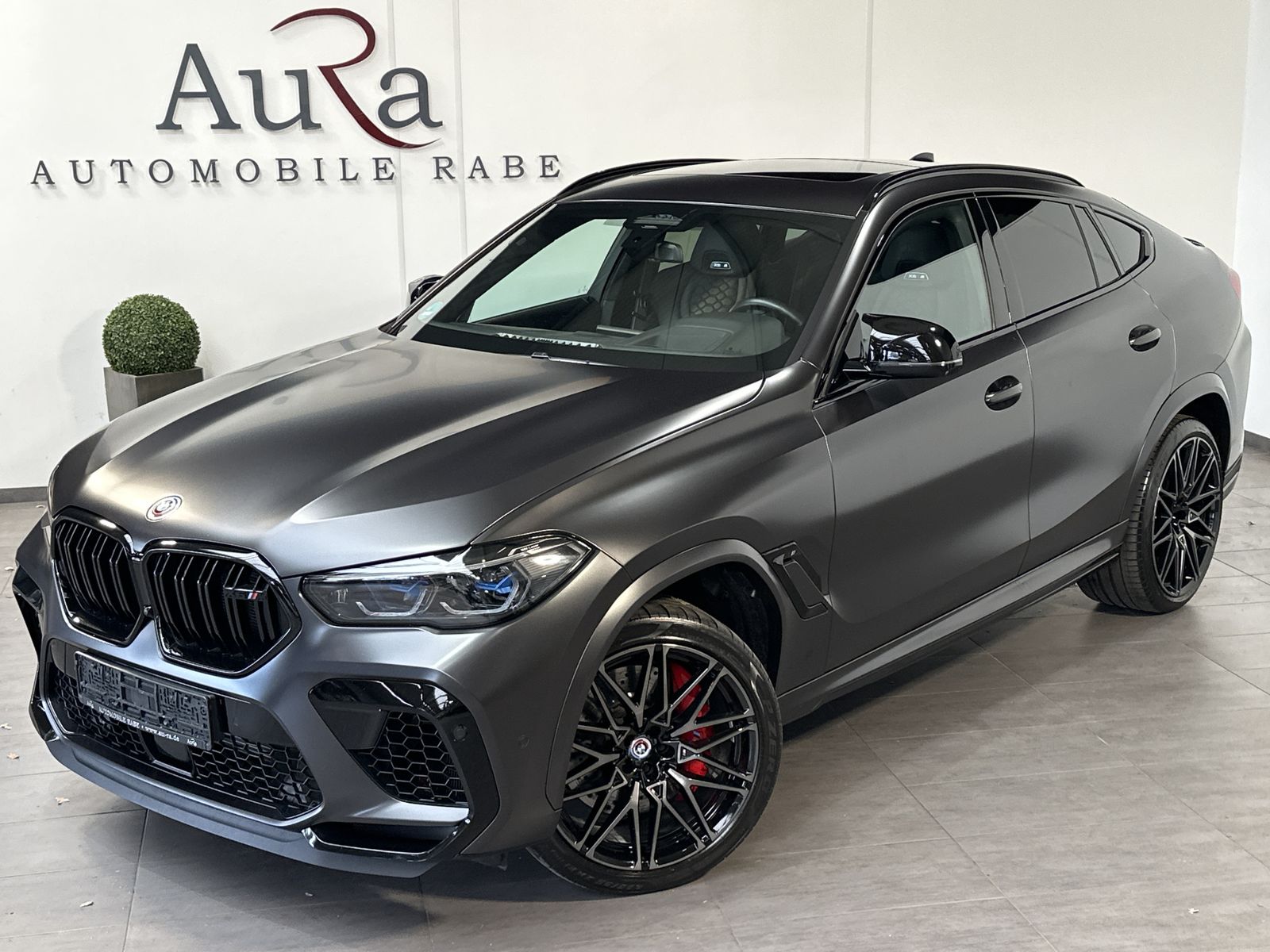Fahrzeugabbildung BMW X6 M Competition NAV+LASER+AHK+PANO+360°+21/22ZO