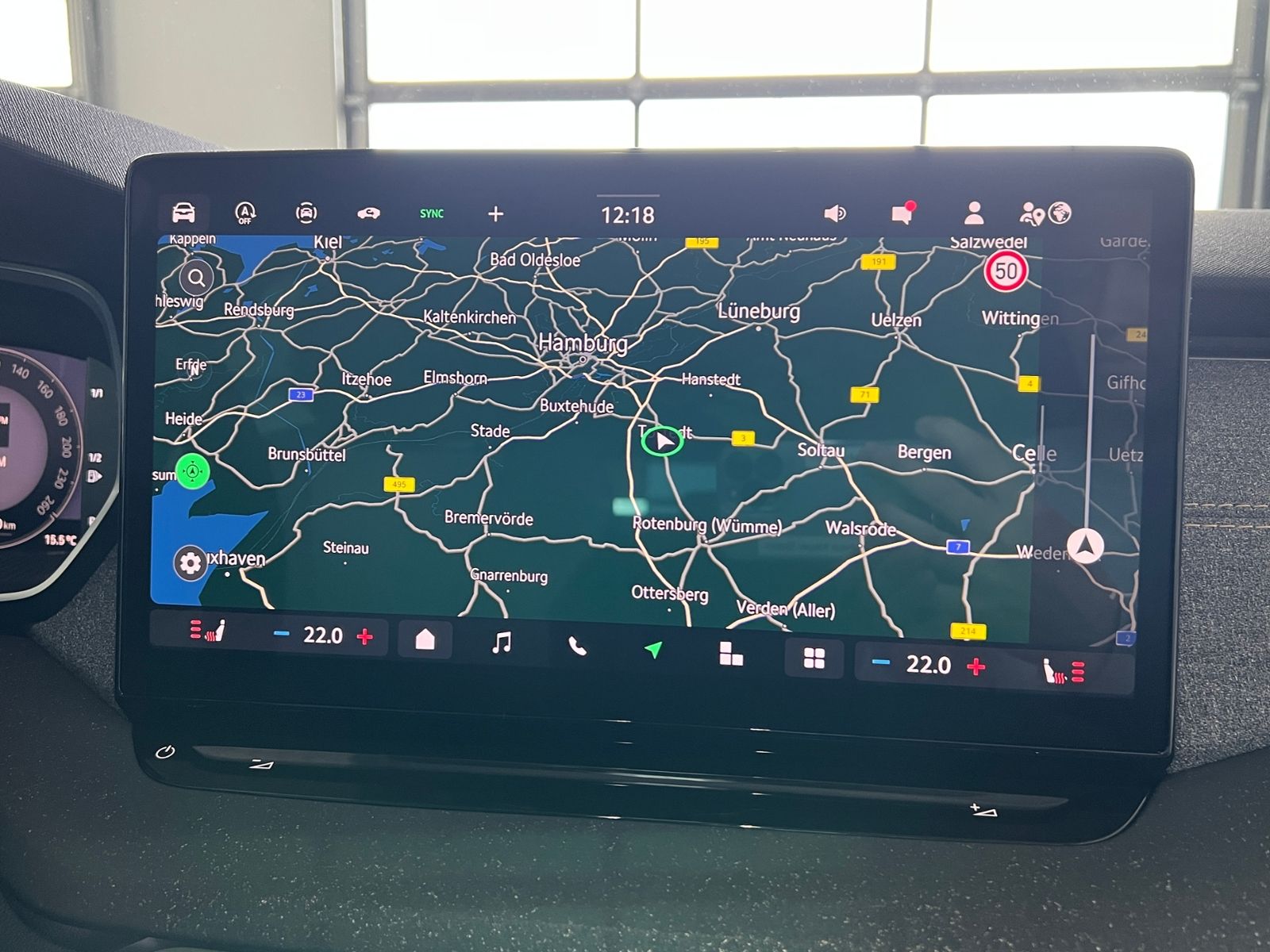 Fahrzeugabbildung SKODA Octavia Combi IV Selection 2.0 TDI DSG *AHK, LED