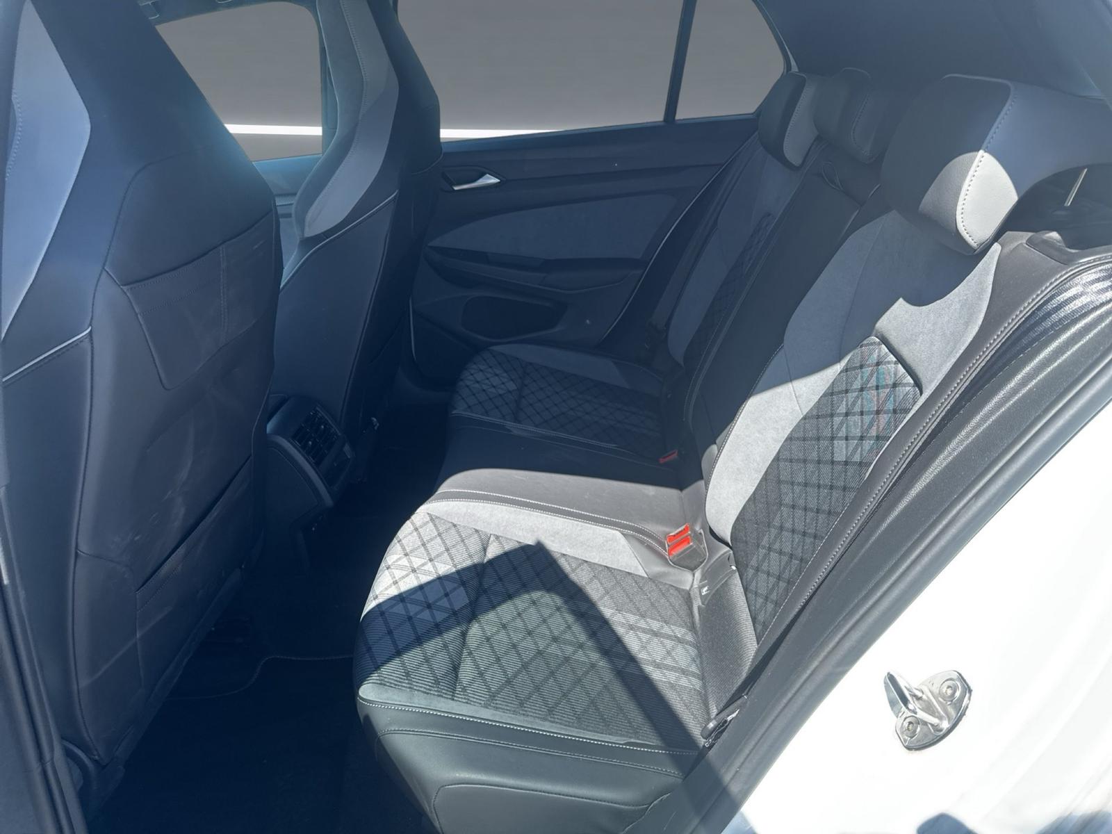 Volkswagen Golf VIII 2.0 TSI R-Line LED KAMERA NAVI SHZ 17", миниатюра 13