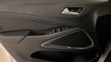 Fotografie 12 des Opel Crossland (X) Crossland 1.2 Elegance Paket