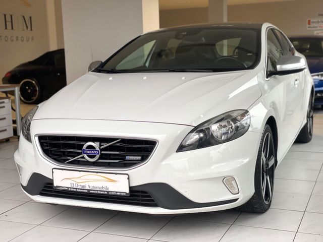 Volvo V40 2.0 Aut. R-Design R-Cam/Pano/Leder/TÜV NEU