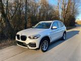 BMW X3 xDrive20i AT - **TÜV neu** AHK, Kamera, Navi - BMW X3: At