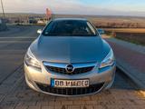 Opel Astra 1.4 Turbo Sport 103kW Sport - Opel Astra aus 2011: Turbo