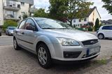 Ford Focus 1 Hand nur 68.000km - Ford Focus aus 2005: 1.6