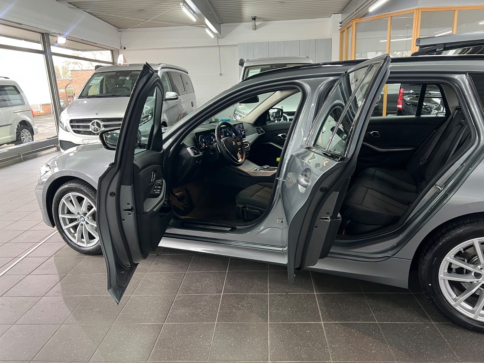 BMW 318 d Touring Curved+Driving Assistant+1 Hand foto 7
