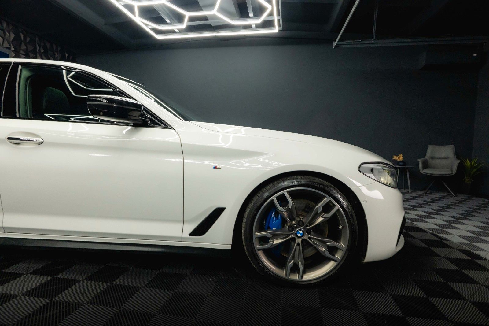 Fahrzeugabbildung BMW M550 i xDrive M-Performance Shadow *ACC*LED*360*
