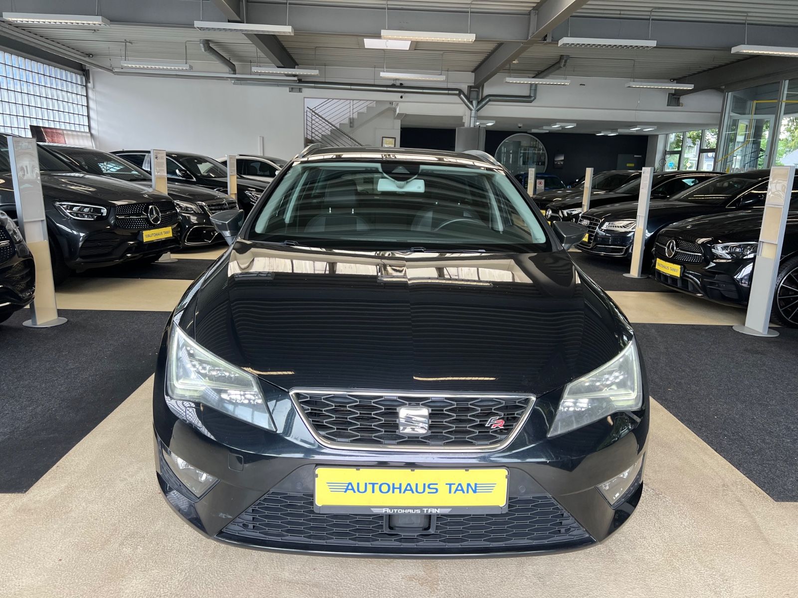 Fahrzeugabbildung SEAT Leon ST FR 2.0 TDI DSG AUTOMATIK *LED*1.HAND*